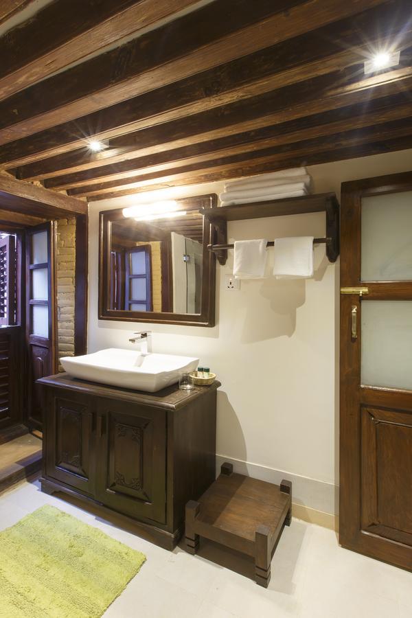 Hotel Patan House Катманду Экстерьер фото